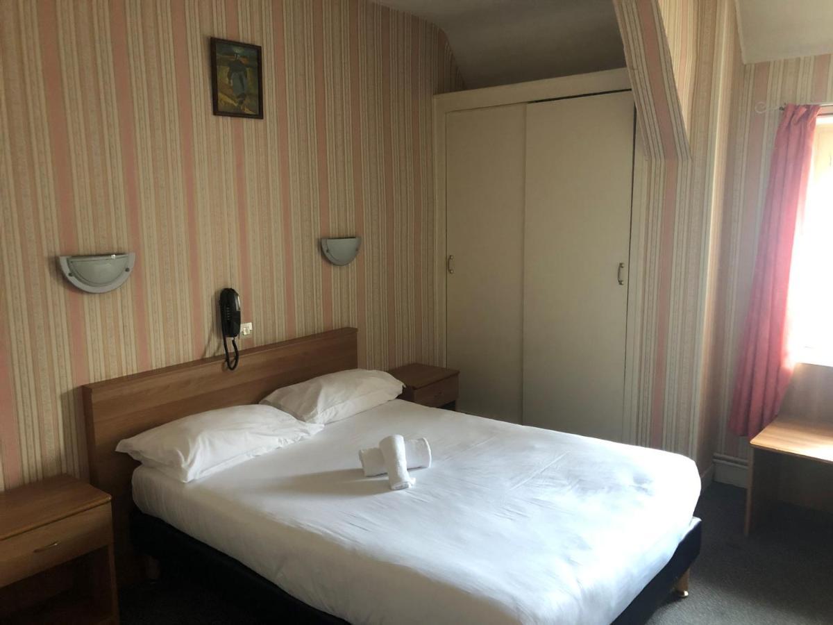 Logis Hostellerie Du Cheval Blanc Sainte-Maure-de-Touraine Εξωτερικό φωτογραφία
