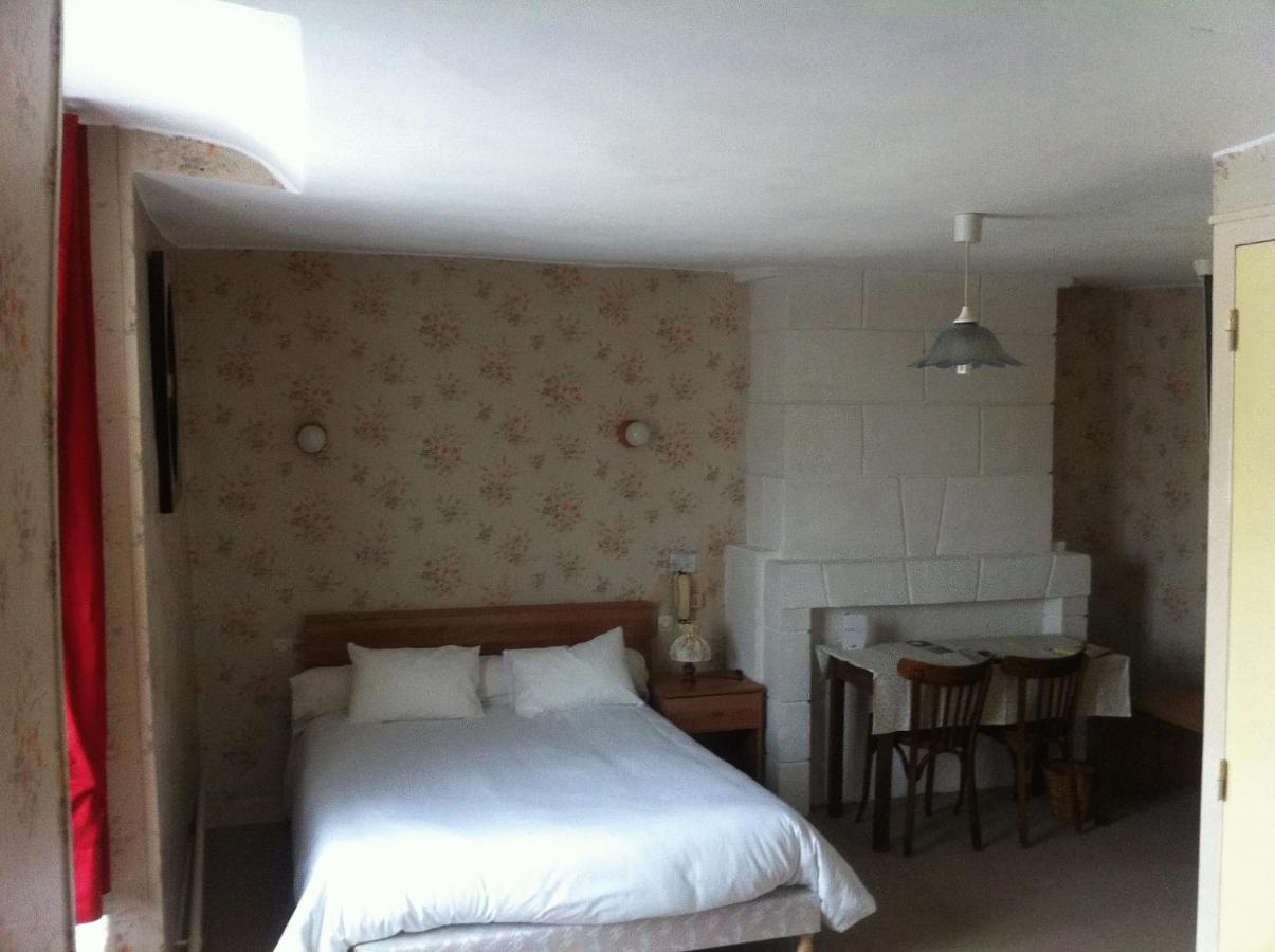 Logis Hostellerie Du Cheval Blanc Sainte-Maure-de-Touraine Εξωτερικό φωτογραφία
